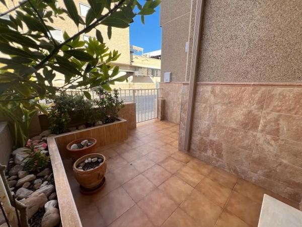 Chalet adosado en calle Miguel Hernández