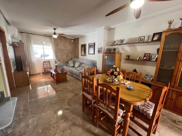 Chalet adosado en calle Miguel Hernández