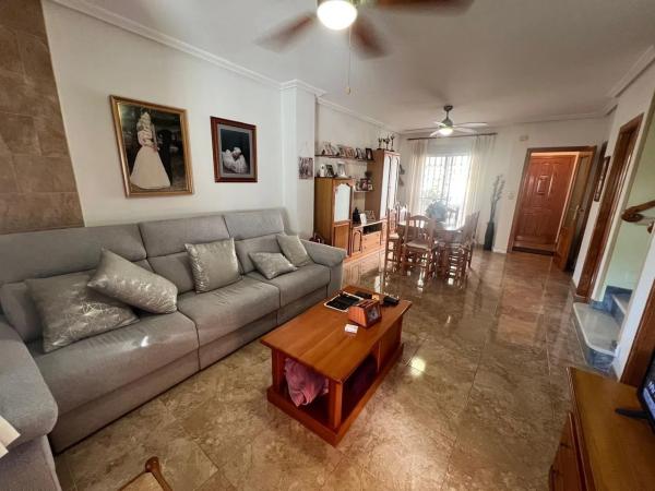 Chalet adosado en calle Miguel Hernández