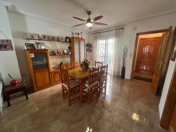 Chalet adosado en calle Miguel Hernández