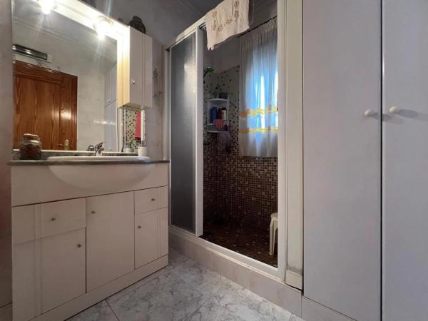 Chalet adosado en calle Miguel Hernández