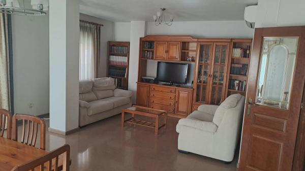 Casa independiente en calle Miguel Hernández, 24