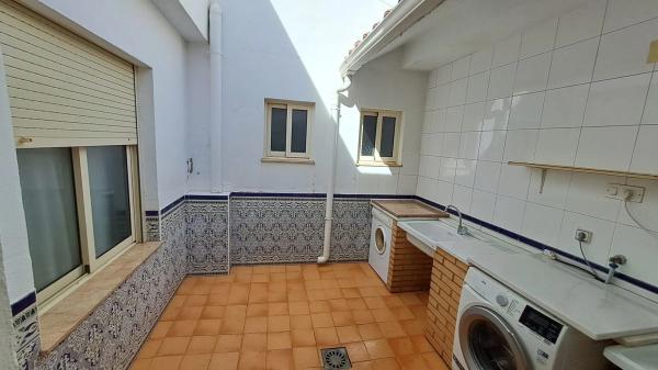 Casa independiente en calle Miguel Hernández, 24