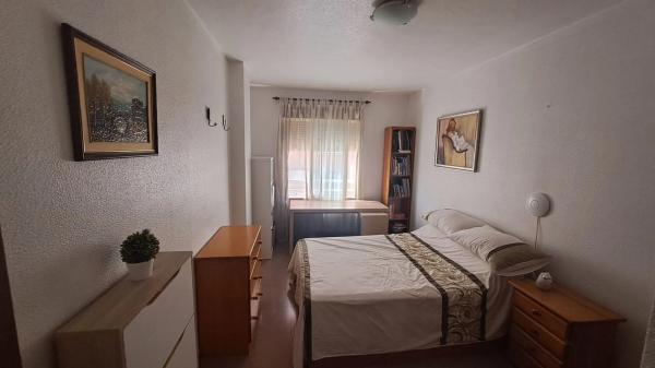 Casa independiente en calle Miguel Hernández, 24