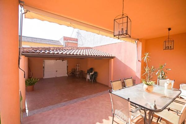 Casa independiente en calle Francisco Ortuño, 15