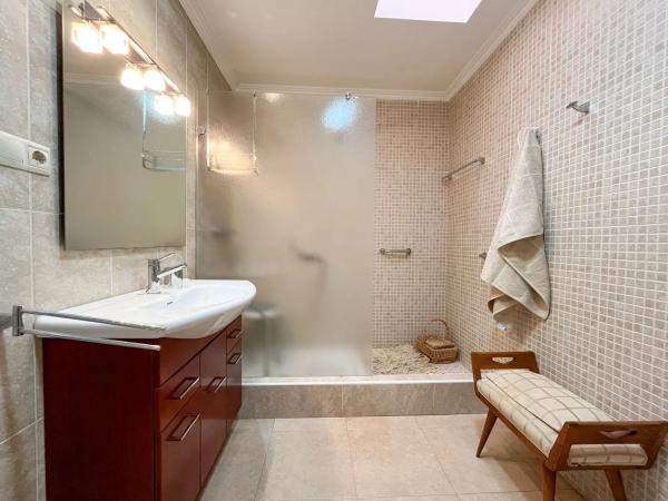 Casa independiente en calle Francisco Ortuño, 15