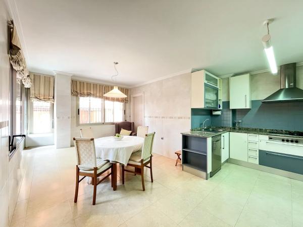 Casa independiente en calle Francisco Ortuño, 15