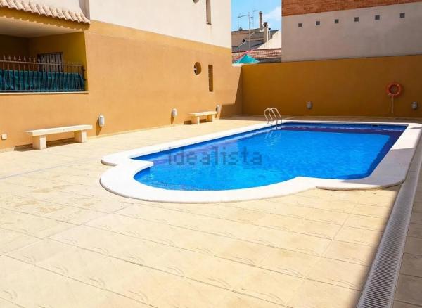 Casa independiente en avenida de la Gloria