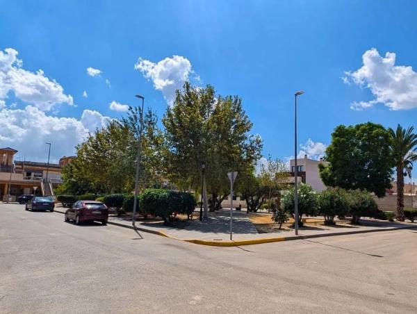 Casa independiente en avenida de la Gloria