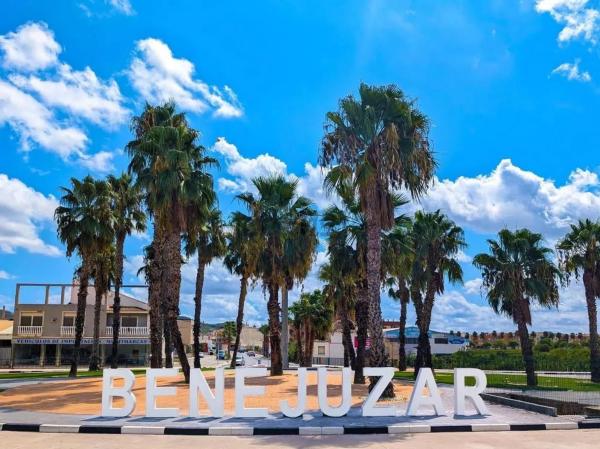 Casa independiente en avenida de la Gloria