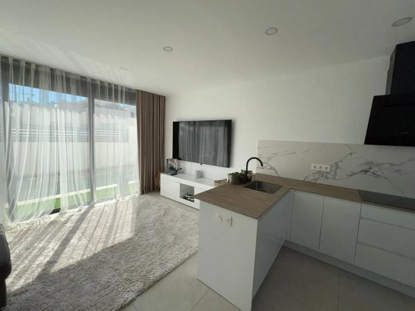 Chalet pareado en C. Jacinto Benavente