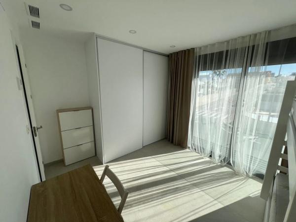 Chalet pareado en C. Jacinto Benavente