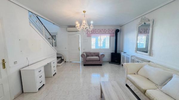 Chalet adosado en CL Marie Curie