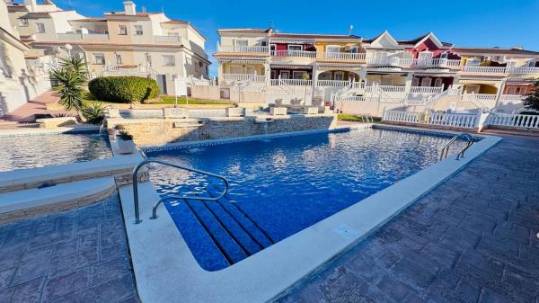 Chalet adosado en CL Marie Curie