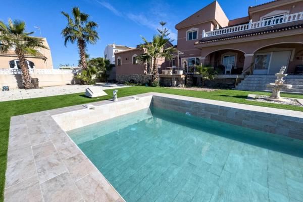 Casa independiente en calle Indira Gandhi