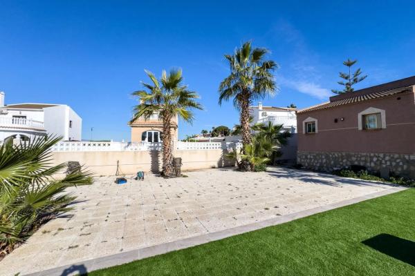 Casa independiente en calle Indira Gandhi