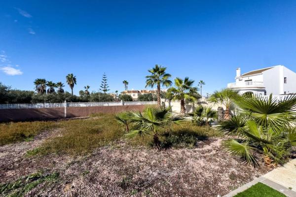 Casa independiente en calle Indira Gandhi