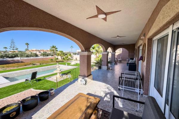 Casa independiente en calle Indira Gandhi