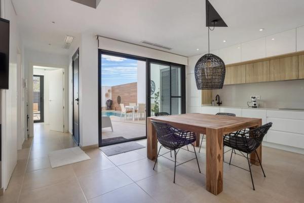 Chalet adosado en calle Infanta Cristina