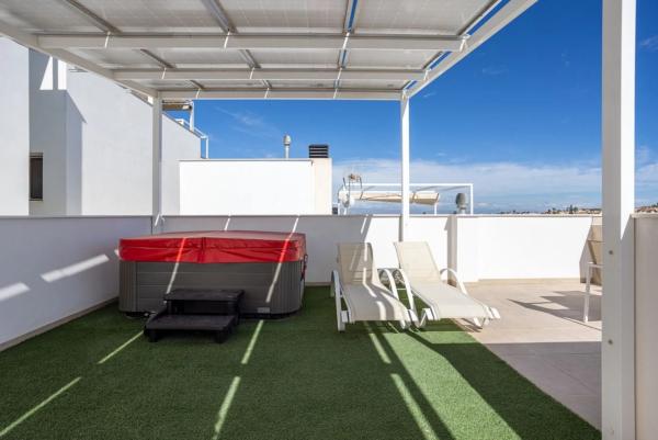 Chalet adosado en calle Infanta Cristina