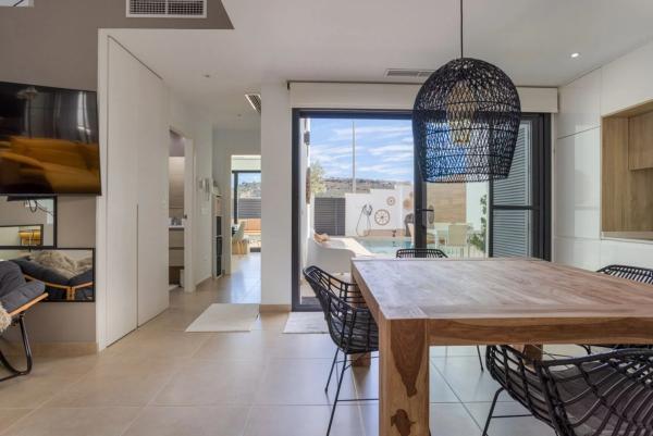 Chalet adosado en calle Infanta Cristina