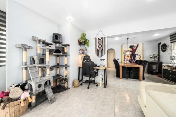 Casa independiente en CL Veleta