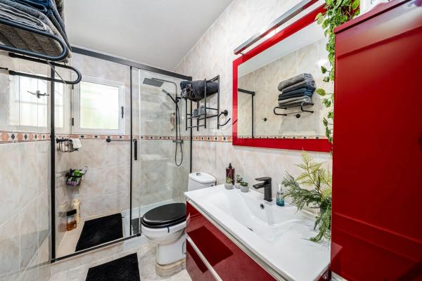 Casa independiente en CL Veleta