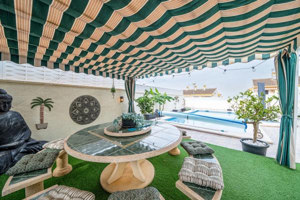 Casa independiente en CL Veleta