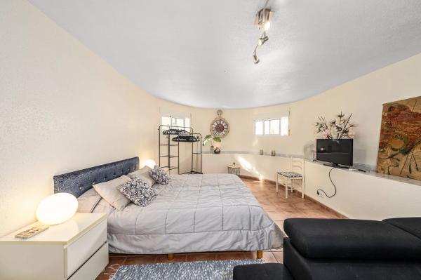 Casa independiente en CL Veleta