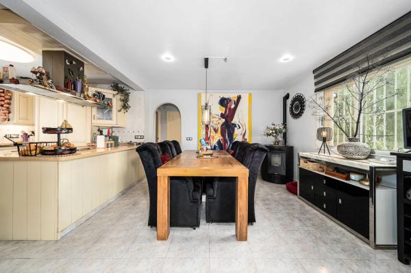 Casa independiente en CL Veleta