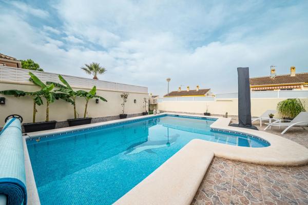 Casa independiente en CL Veleta