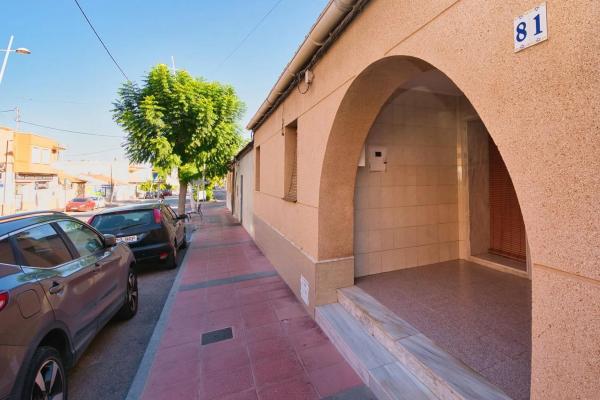 Casa de pueblo en calle Federico García Lorca, 81