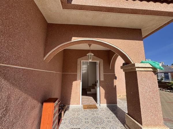 Casa independiente en calle Indira Gandhi