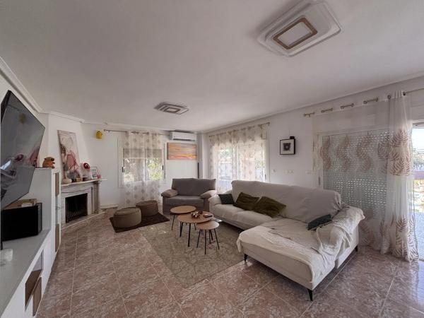 Casa independiente en calle Indira Gandhi