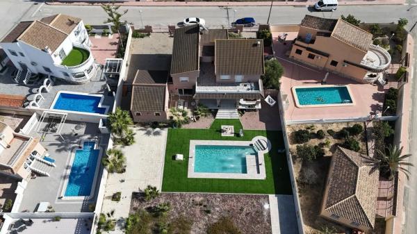 Casa independiente en calle Indira Gandhi