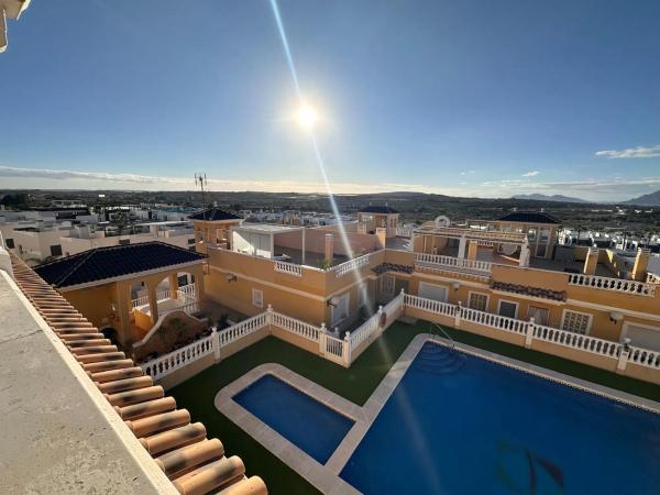 Chalet adosado en avenida Federíco García Lorca, 92