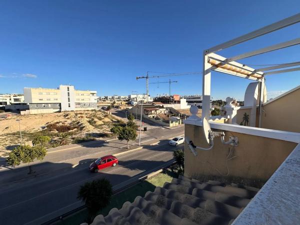 Chalet adosado en avenida Federíco García Lorca, 92