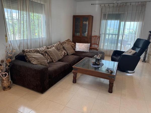 Casa independiente en calle Naranjo de Bulnes