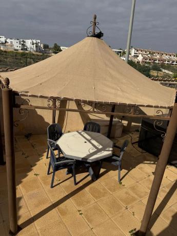Casa independiente en calle Naranjo de Bulnes