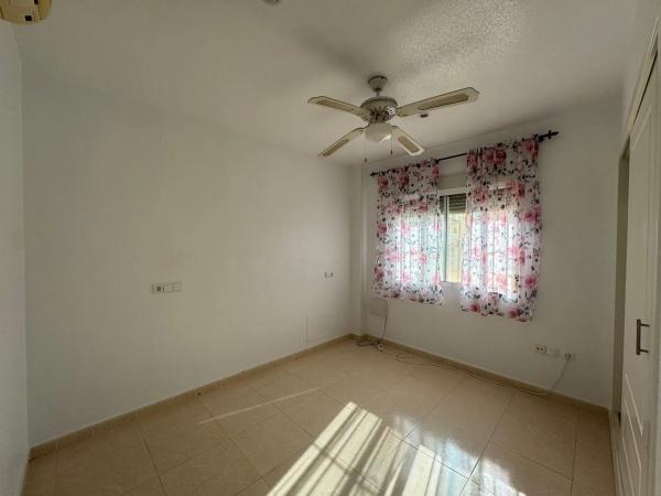 Casa independiente en calle Naranjo de Bulnes