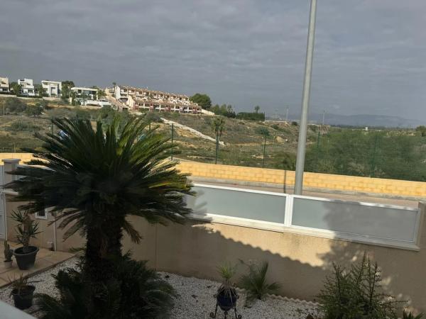 Casa independiente en calle Naranjo de Bulnes