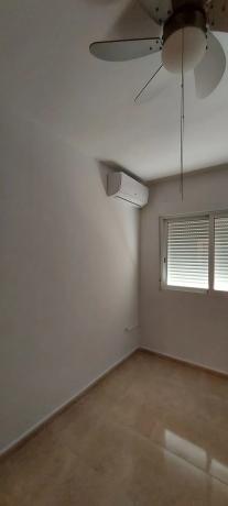 Chalet adosado en calle Los Palacios, 29 d