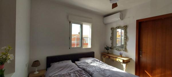 Chalet adosado en calle Los Palacios, 29 d