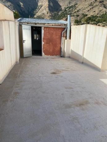 Casa independiente en calle Reyes Católicos, 19