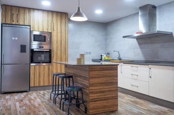 Chalet pareado en calle Jose Perez Ruiz