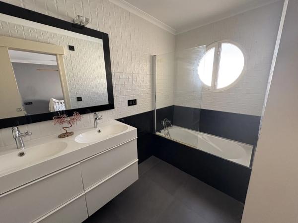 Chalet pareado en calle Jose Perez Ruiz