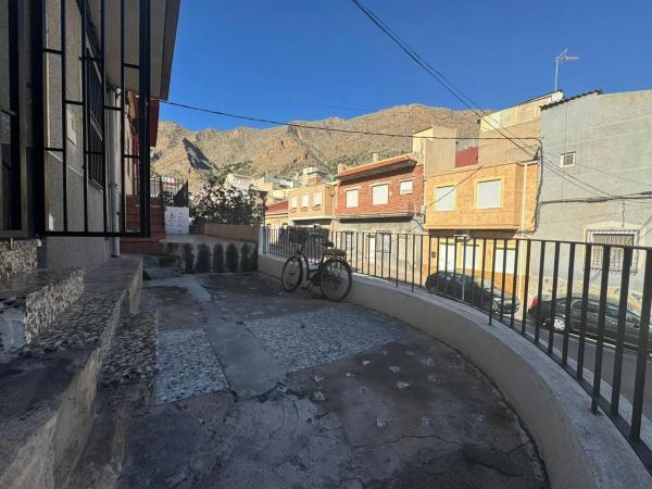 Casa independiente en calle San Juan Bautista