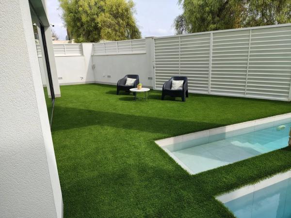 Chalet pareado en calle Dinamarca