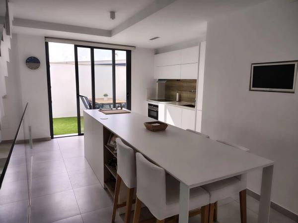 Chalet pareado en calle Dinamarca