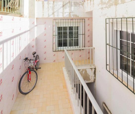 Casa independiente en avenida de la Constitución